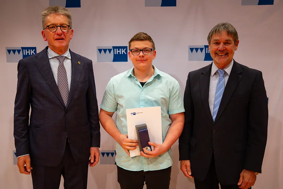 Weber Auszubildender Zeugnisübergabe IHK