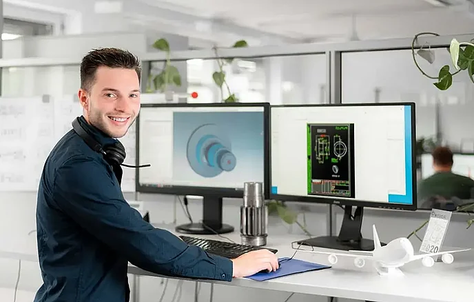 Weber Mitarbeiter am Arbeitsplatz im Büro 