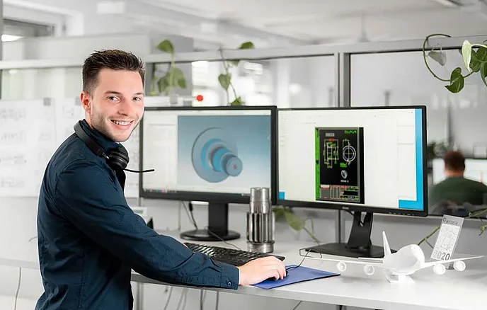 Weber Mitarbeiter am Arbeitsplatz im Büro 