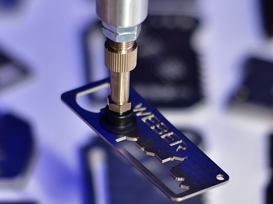 Workpiece handling with vision-based automation solution