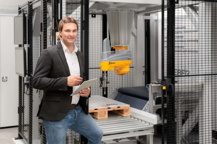 WEBER Mitarbeiter Automatisierung